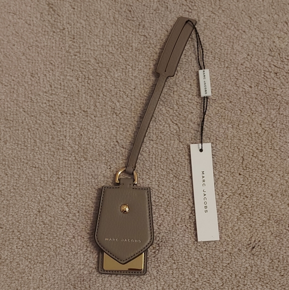 Marc Jacobs bag charm/ fob - brand new - Picture 1 of 5